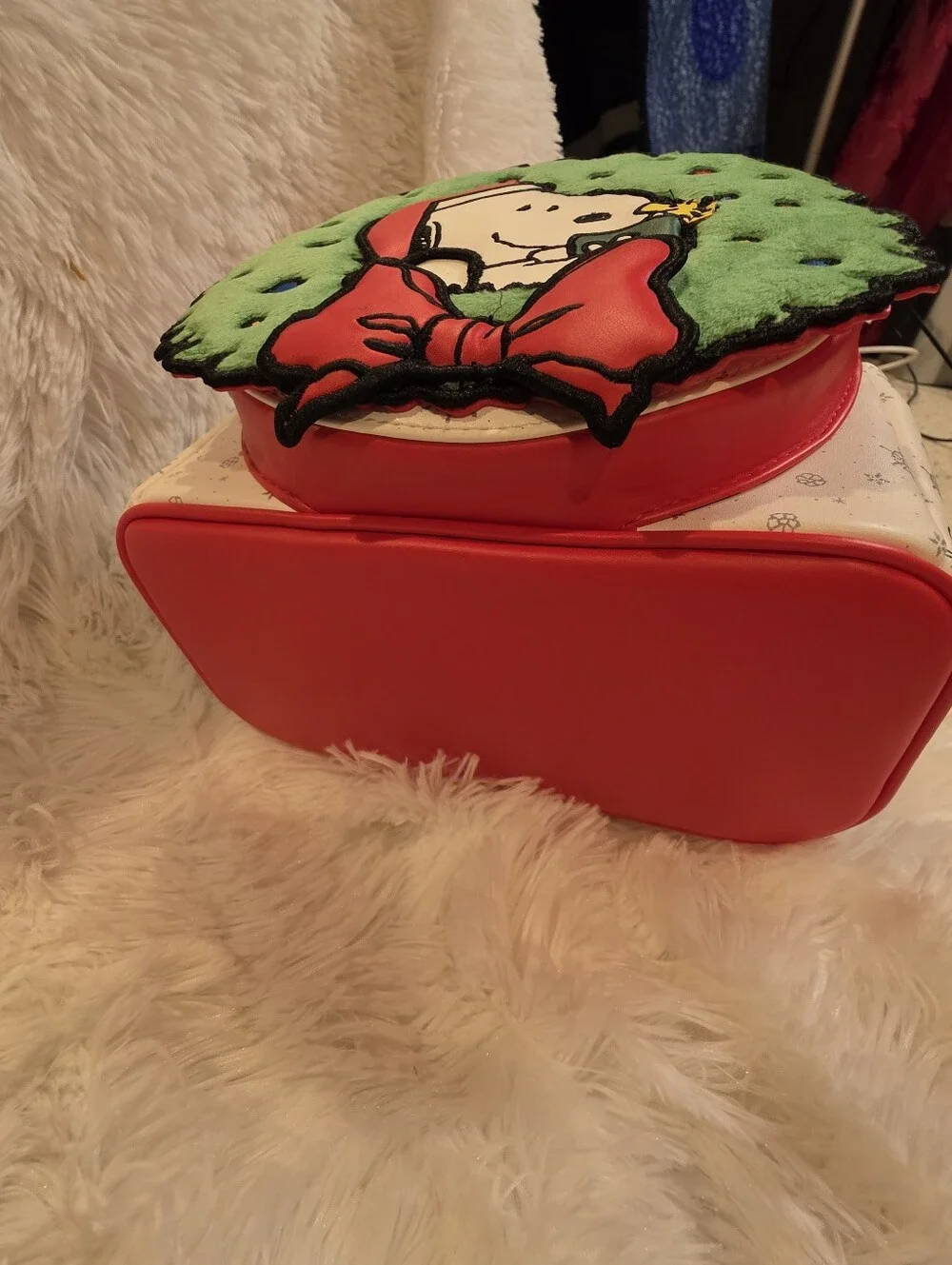Loungefly peanuts snoopy